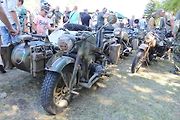 Motocykl Zündapp s postranním vozíkem.