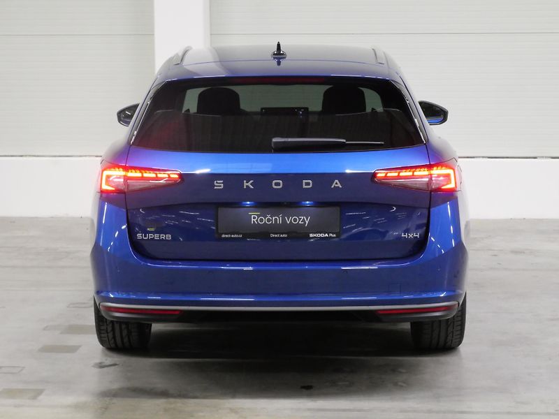 Škoda Superb - fotka 6 z 25