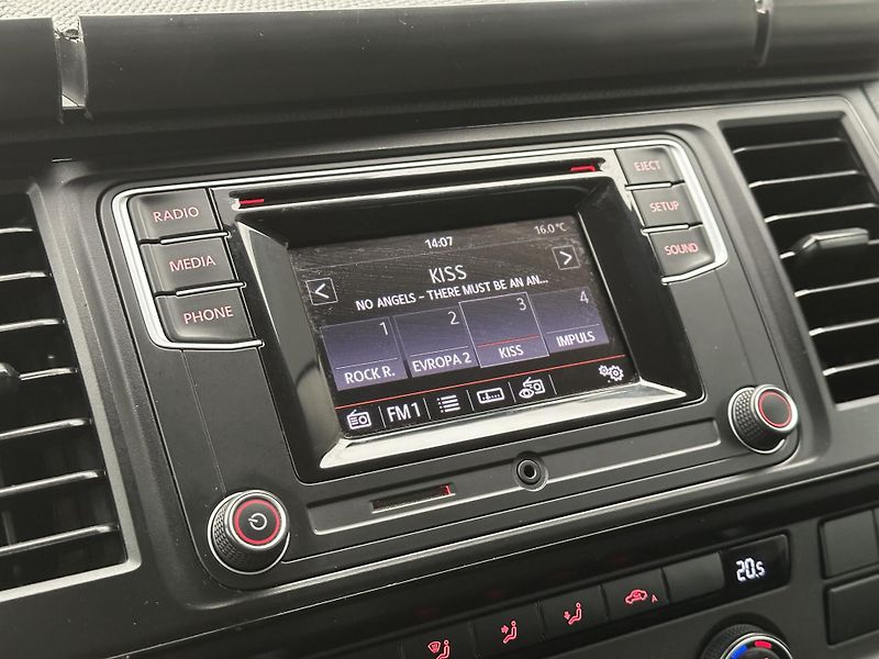 Volkswagen Caravelle 2,0 TDI 110kW DSG 9-Míst CZ - fotka 23 z 36