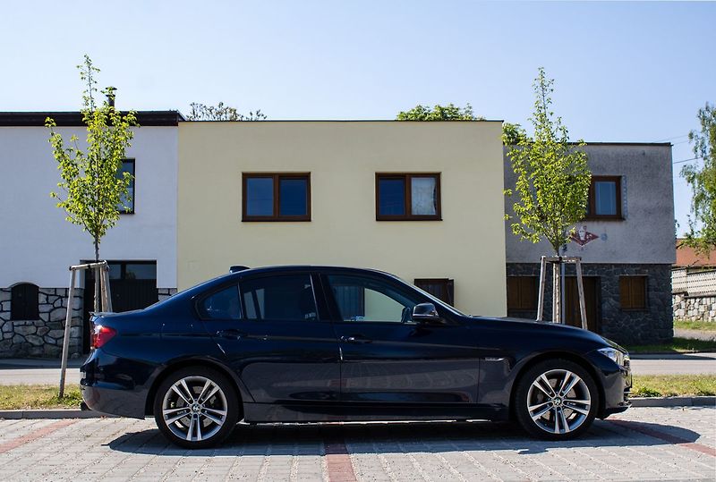 BMW Řada 3 - fotka 4 z 20