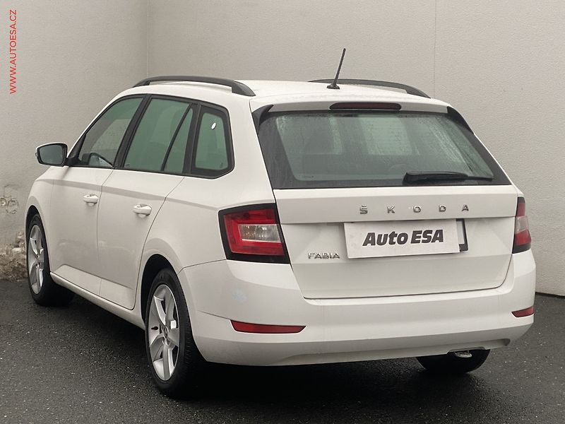 Škoda Fabia (2022) 1.0 TSi, ČR, Ambition - fotka 6 z 17