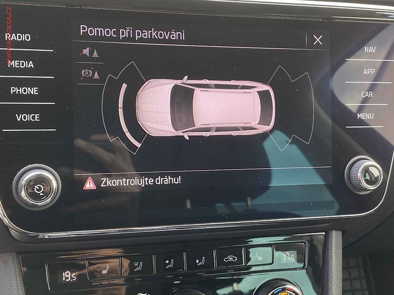 Škoda Superb (2022) 2.0 TDi, 2.maj,ČR, Ambition - fotka 17 z 19