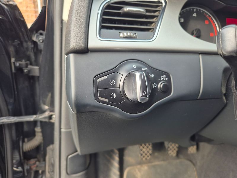 Audi A4 2.0TDi 105kW, tažné, kombi, ČR - fotka 17 z 26