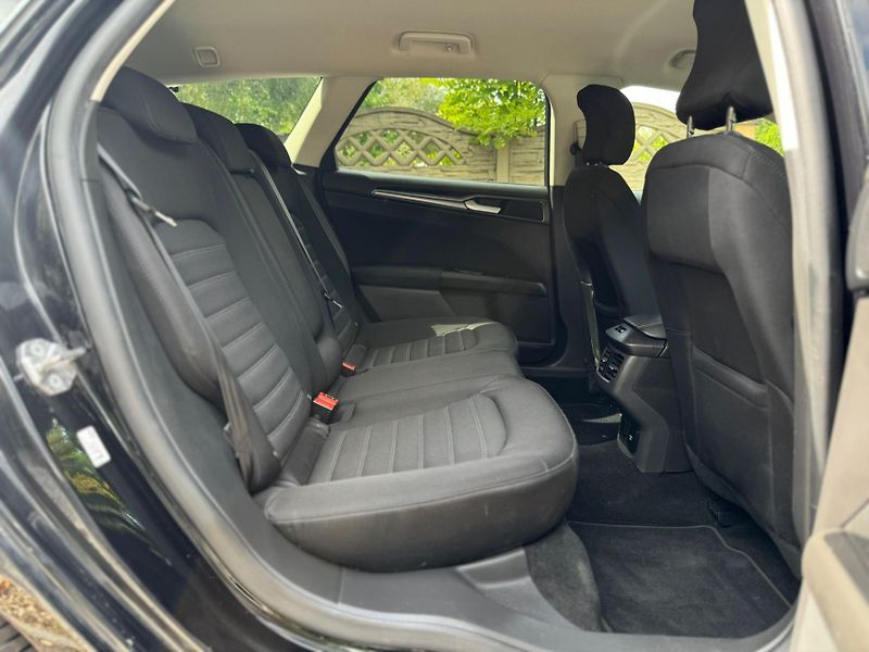 Ford Mondeo 2.0 Titan. 140kW  ČR 1.MAJ.DPH - fotka 18 z 26