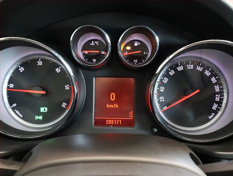 Opel Insignia (2009) 2.0 CDTI, Xenony, Tempomat - fotka 11 z 20