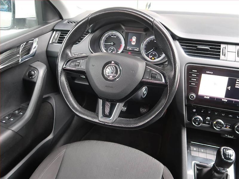 Škoda Octavia (2019) 2.0 TDI, Navi, Tempomat - fotka 7 z 16
