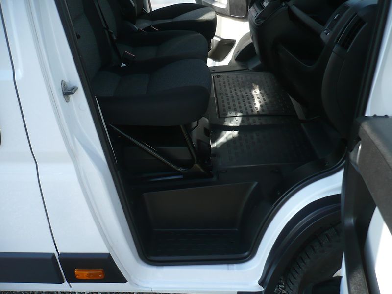 Fiat Ducato 2.3JTD 130Kw L4H3 DPH  - fotka 15 z 23