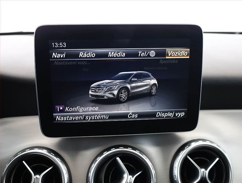 Mercedes-Benz GLA (2017) AMG line 220 d, Automat - fotka 16 z 20