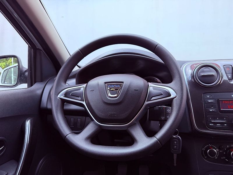 Dacia Sandero 1.0 SCe Access, ČR, 1.Maj - fotka 14 z 20