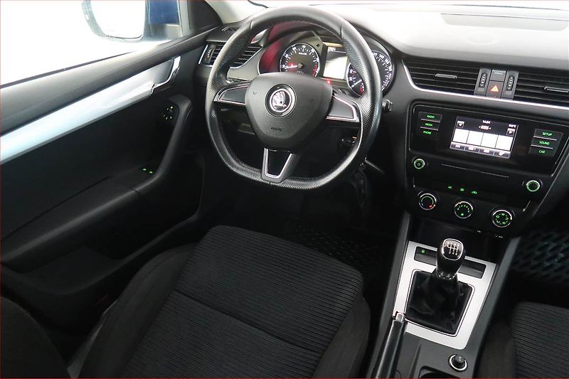 Škoda Octavia (2015) Ambition 1.4 TSI, Tempomat - fotka 7 z 15
