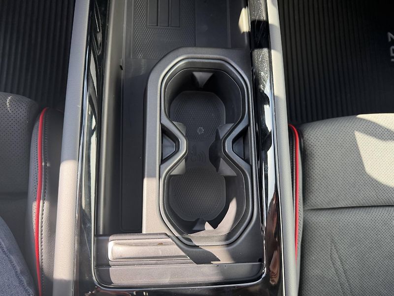 Volkswagen ID.7 Tourer (2025) GTX People 86kWh 4Motion - fotka 13 z 25