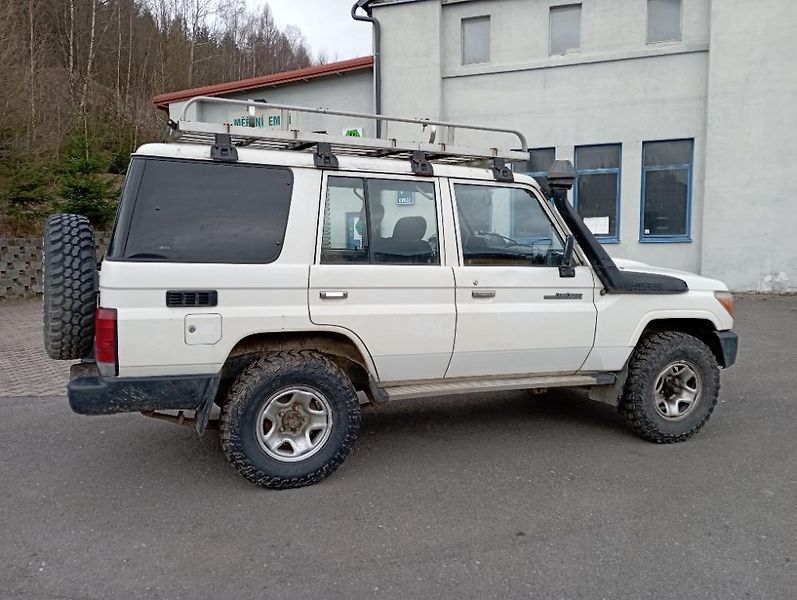 Toyota Ostatní (2009) HZJ 5 místná - fotka 15 z 31
