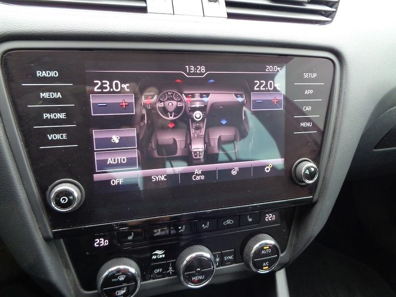 Škoda Octavia 1.5 TSI  STYLE  110 KW - fotka 19 z 30