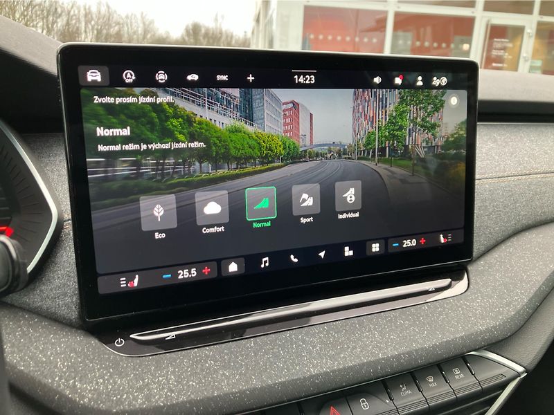 Škoda Octavia 2.0TDI 110 kW DSG TOP SELECTIO - fotka 18 z 30