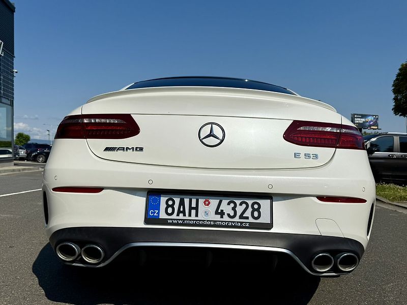 Mercedes-Benz Třídy E (2020) 53 AMG 4MATIC+ kupé - fotka 7 z 58