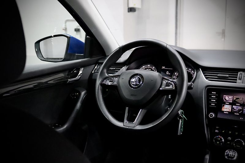 Škoda Octavia 3 FL Combi 1.4 TSI 110 kW - fotka 19 z 30