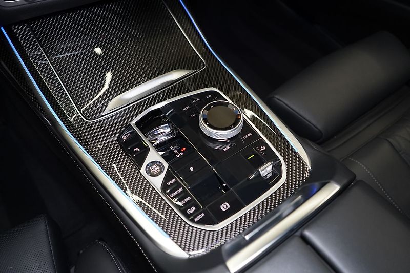 BMW X7 40d xDrive, Nezávislé, Tažné - fotka 40 z 48