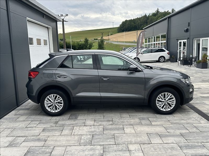 Volkswagen T-Roc 1,5 TSI 150PS  Trendline DSG - fotka 6 z 49