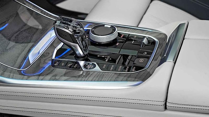 BMW X7 vs. Mercedes GLS vs. Volvo XC90 vs. Audi Q7