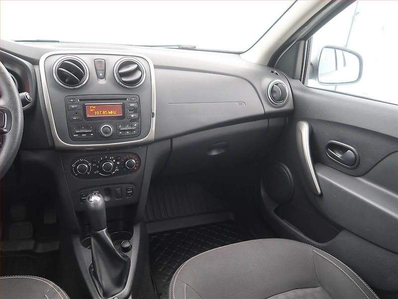 Dacia Logan (2015) 1.2 16V, Serv.kniha, Tempomat - fotka 8 z 14