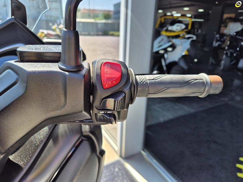 Yamaha X-Max 400 (2019) - fotka 19 z 22