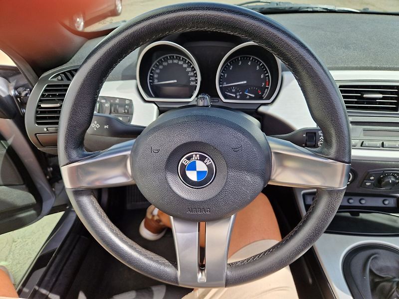 BMW Z4 2.0 Klima - fotka 14 z 32