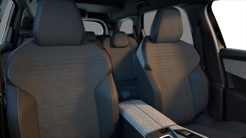 Peugeot 5008 1,2 BUSINESS Hybrid 145 e-DCS6 - fotka 9 z 10