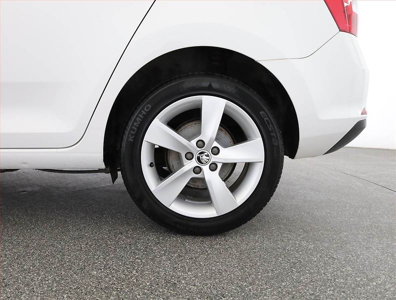 Škoda Rapid (2015) Spaceback 1.2 TSI, Tempomat - fotka 17 z 17