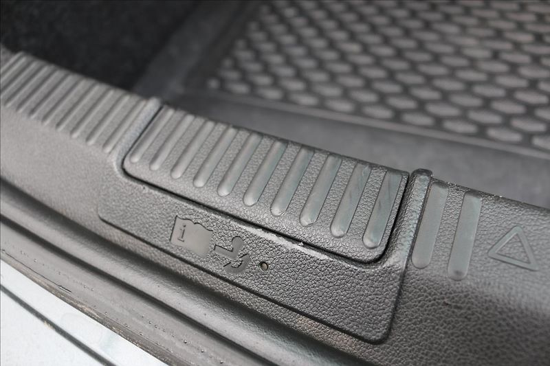 Škoda Superb 2,0 110Kw, ČR, Tažné - fotka 44 z 47