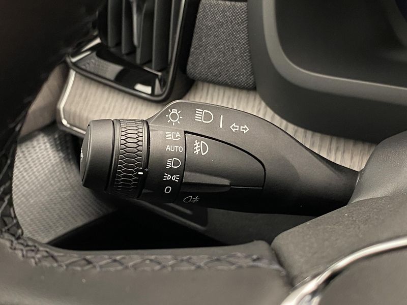 Volvo XC90 (2026) T8 AWD Plug-in DARK PLUS 7m - fotka 33 z 75