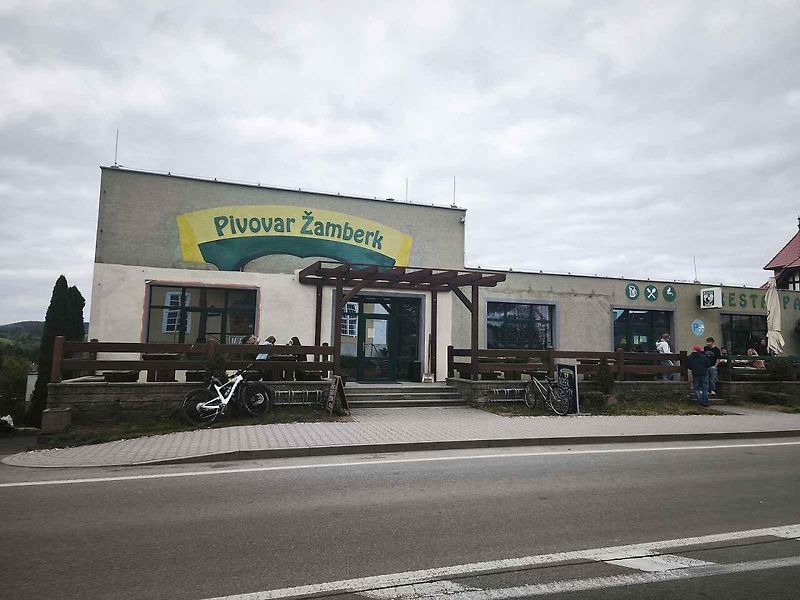 Z bývalé díly CSAD je v Žamberku pivovar i vyhledávaná restaurace.