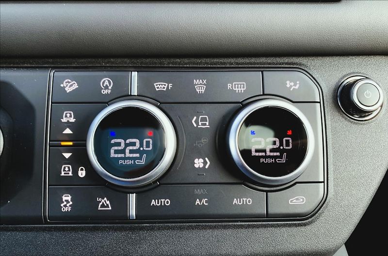Land Rover Defender (2026) 130 D350 X AWD / 7 MÍST* - fotka 51 z 59