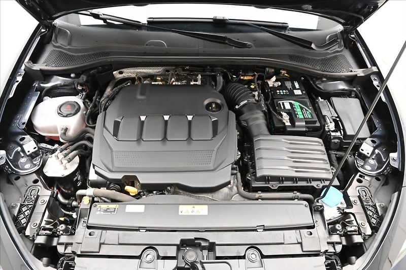 Seat Leon 2,0 TDI 110kW DSG STYLE Záruka - fotka 9 z 30