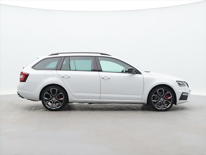 Škoda Octavia RS 2,0 TSI 169kW DSG 1.Maj. - fotka 8 z 33