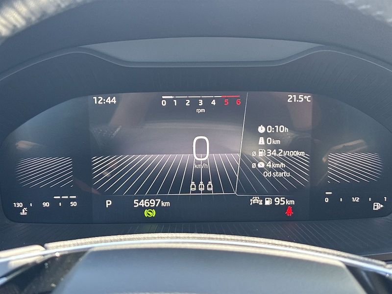 Škoda Karoq (2024) 2.0 TDI 4x4 DSG Fresh - fotka 6 z 31