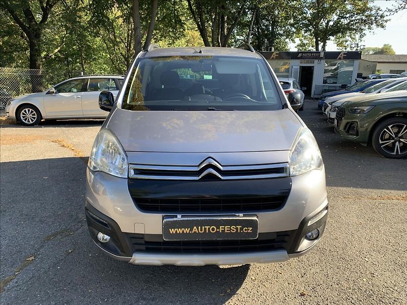 Citroën Berlingo 1,6 HDI MULTISPACE ČR - fotka 2 z 17
