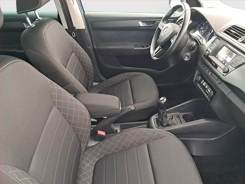 Škoda Fabia (2017) Style 1.2 TSI, Serv.kniha - fotka 9 z 16
