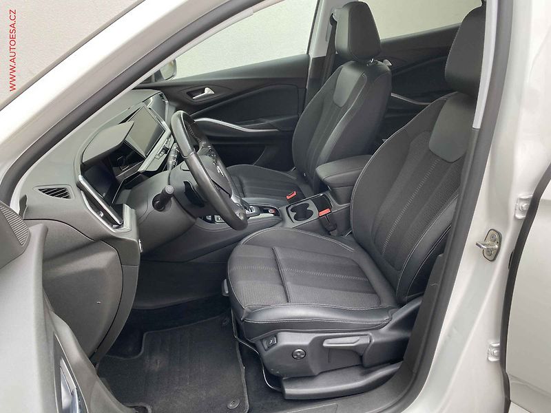 Opel Grandland (2023) 1.5 CTDi, Elegance, AT, +ALU - fotka 9 z 19