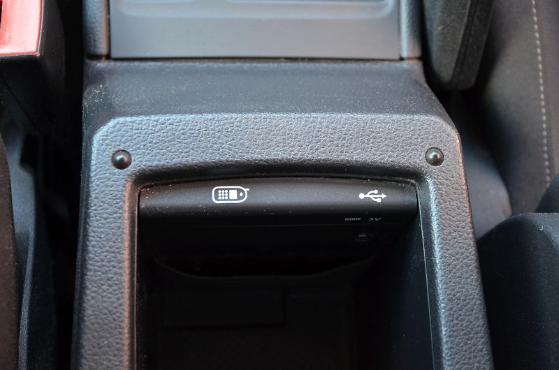Volkswagen Golf (2014) 2.0 TDi 110kW DSG Comfortline - fotka 34 z 43