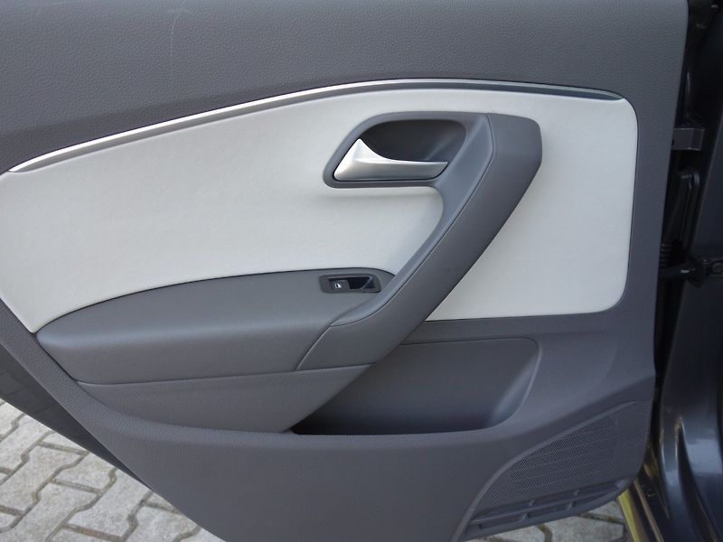 Volkswagen Polo (2010) 1.6TDI 66kW DSG BEATS -DPH - fotka 36 z 41