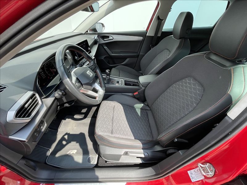 Seat Leon 1,5 TSI Combi FR ST KESSY+PDC - fotka 4 z 22