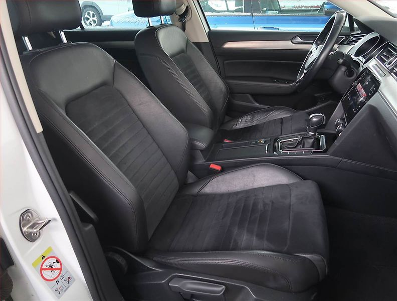Volkswagen Passat (2017) 2.0 TDI, Automat, Kůže - fotka 9 z 16