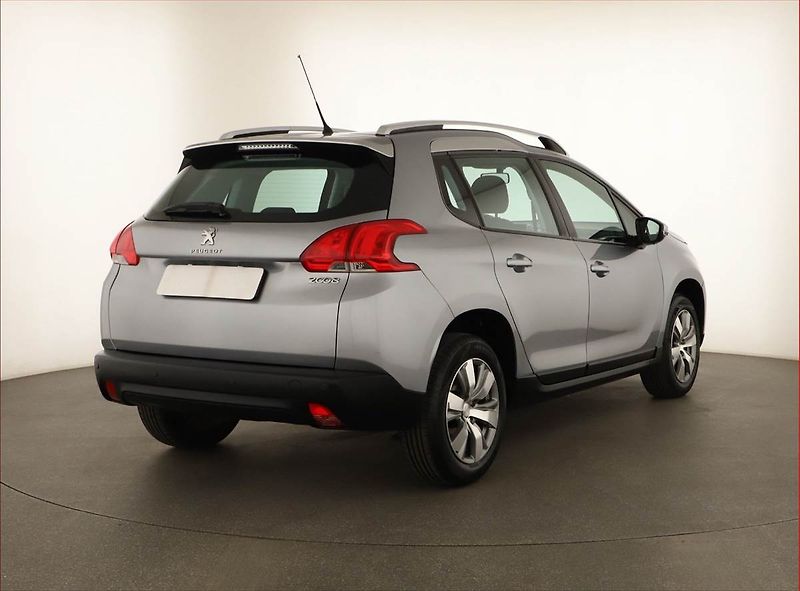 Peugeot 2008 (2015) 1.2 PureTech, Serv.kniha - fotka 5 z 12