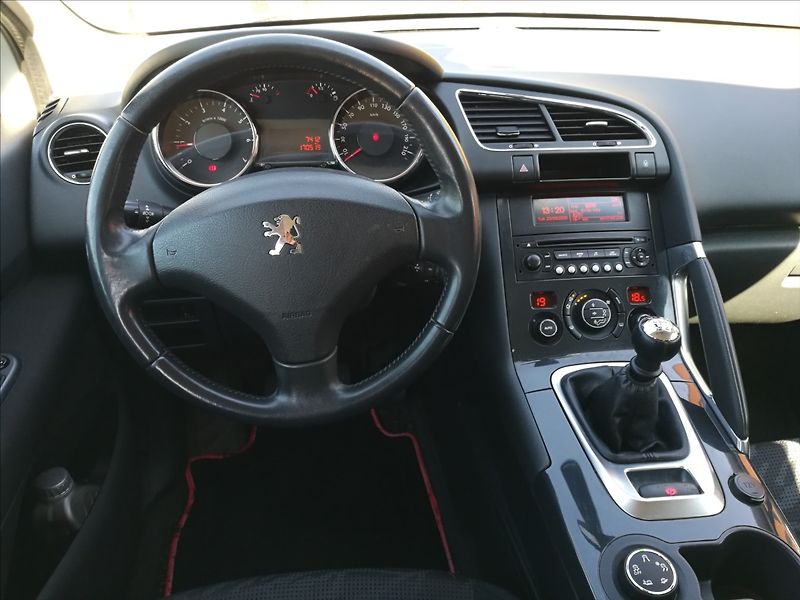 Peugeot 3008 1,6 i - fotka 5 z 19
