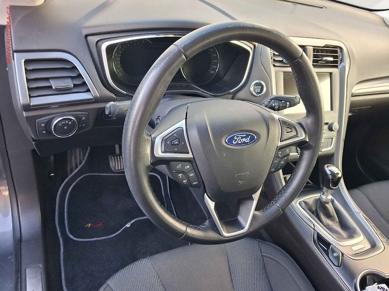 Ford Mondeo (2018) 2.0 TDCi, 2.maj, LED, navi - fotka 12 z 21