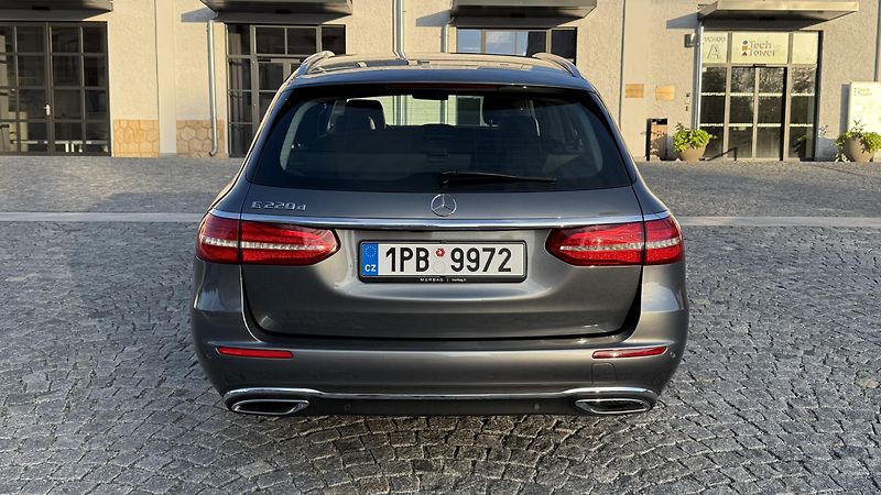 Mercedes-Benz Třídy E (2017) 220 d Kombi W213, serviska - fotka 6 z 18