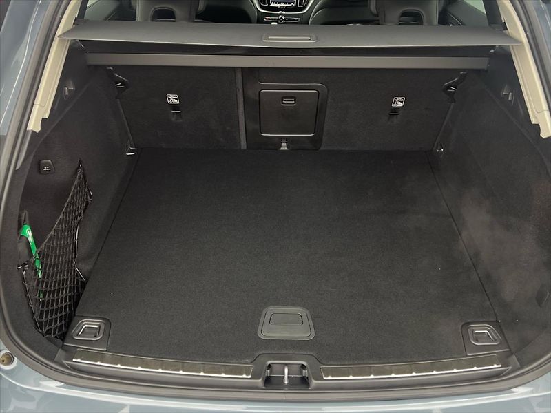 Volvo XC60 2,0 184 kW 8AT FWD CORE  B5 - fotka 14 z 26