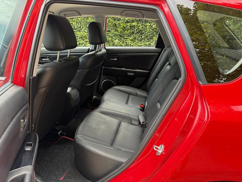 Mazda 3 1.6 Sport - fotka 19 z 27