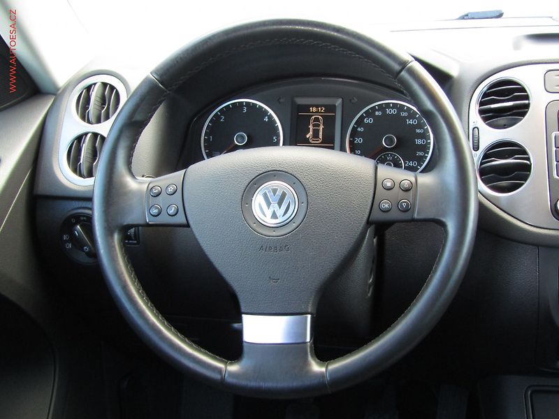 Volkswagen Tiguan (2010) 2.0 TDi 4x4, 2.maj,ČR - fotka 13 z 18