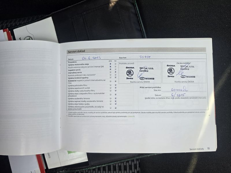 Škoda Octavia 2.0 TDI 4x4 Xenon  - fotka 19 z 28